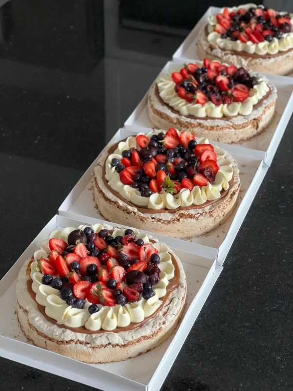 TORTA DE NUEZ CON FRUTOS ROJOS - Imagen 3